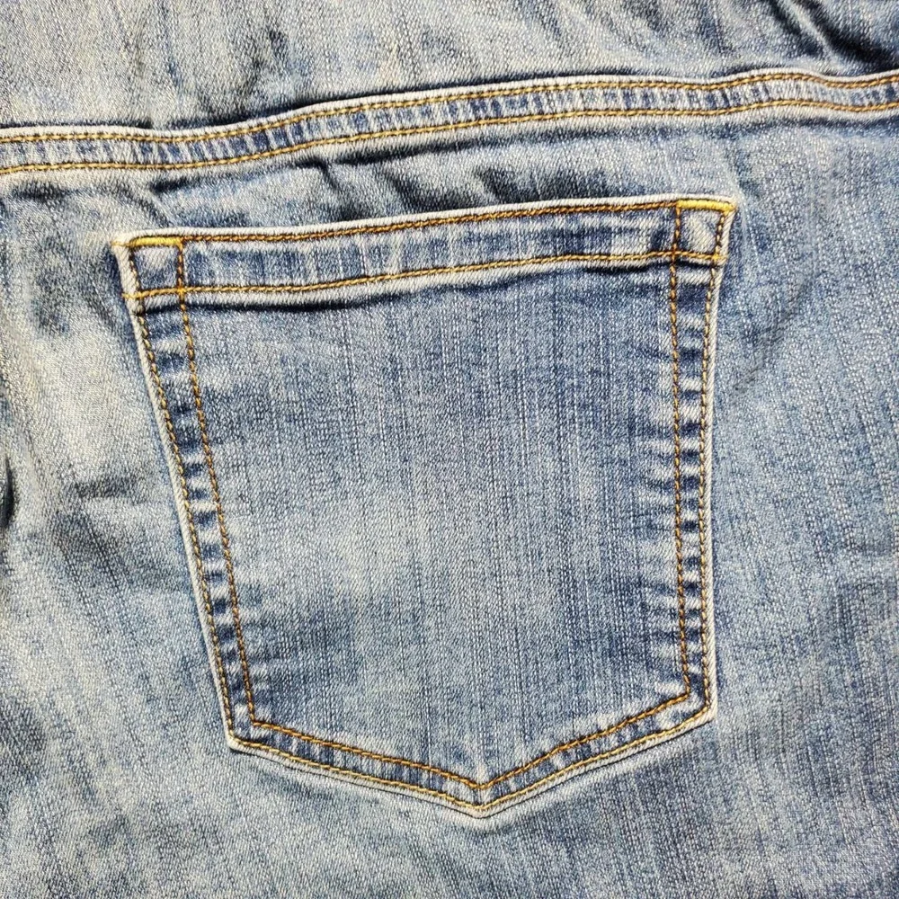 Torrid Feel The Fit Vintage Stretch Denim Bermuda Shorts Women 24W Blue Utility